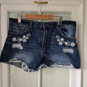 Ardene Blue High Rise Embroidered Distressed Denim Shorts Size 13